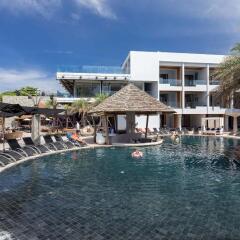 Отель Patong Bay Garden Resort бассейн фото 3
