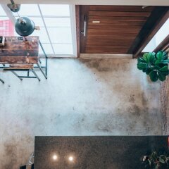 Отель Haus Sathorn 11 Bed & Breakfast Бангкок интерьер отеля
