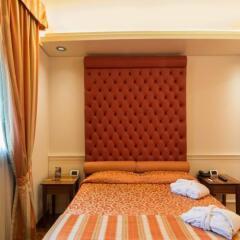 Hotel Accademia сейф в номере