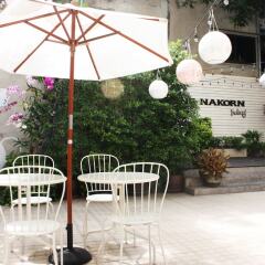 Отель Feung Nakorn Balcony Rooms And Cafe Бангкок помещение для мероприятий фото 2