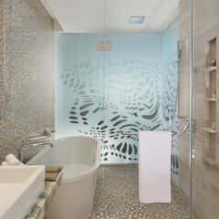 Royal M Hotel & Resort Abu Dhabi ванная