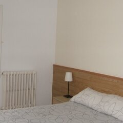 Отель Hostal L'esquella Сант-Марти-де-Сентеллес комната для гостей фото 4