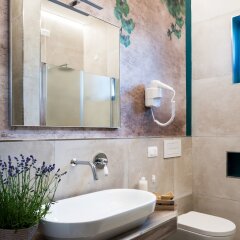 Отель La Griglia Di Casa Nostra Италия, Сильви - отзывы, цены и фото номеров - забронировать отель La Griglia Di Casa Nostra онлайн ванная фото 2