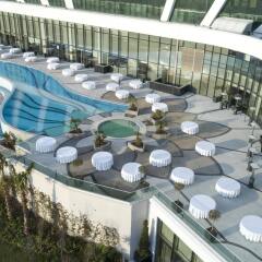 Elite World Asia Hotel балкон