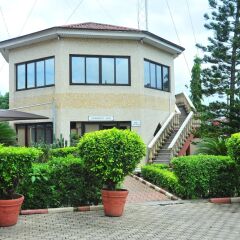 Отель Peemos Place Warri Нигерия, Варри - отзывы, цены и фото номеров - забронировать отель Peemos Place Warri онлайн вид на фасад