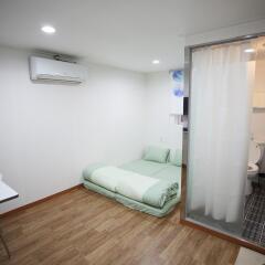 Отель Namsan Guesthouse комната для гостей