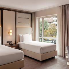 Отель Hilton Munich City Германия, Мюнхен - 9 отзывов об отеле, цены и фото номеров - забронировать отель Hilton Munich City онлайн комната для гостей фото 2