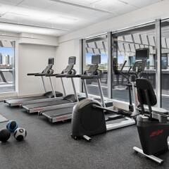 Отель Hilton Garden Inn Vilnius City Centre фитнесс-зал фото 2