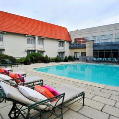 Parker Hotel Brussels Airport бассейн
