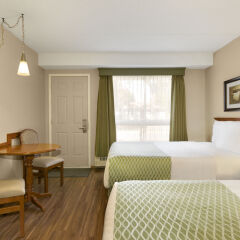 Отель Colonial Square Inn & Suites комната для гостей фото 4