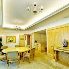 Golden Crown China Hotel интерьер отеля фото 2