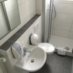 Carl Hostel München Мюнхен ванная фото 2