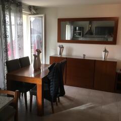 Апартаменты Apartment With 2 Bedrooms in Bagnolet, With Terrace and Wifi в номере