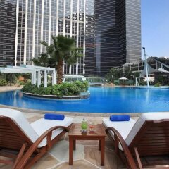 Отель Sheraton Shenzhen Futian Hotel Китай, Шэньчжэнь - отзывы, цены и фото номеров - забронировать отель Sheraton Shenzhen Futian Hotel онлайн бассейн фото 3