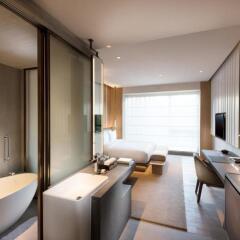 Отель Joyze Hotel Xiamen, Curio Collection by Hilton Китай, Сямынь - отзывы, цены и фото номеров - забронировать отель Joyze Hotel Xiamen, Curio Collection by Hilton онлайн удобства в номере фото 2