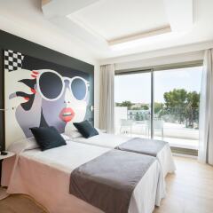 Отель THB Naeco Ibiza - Adults Only комната для гостей фото 3