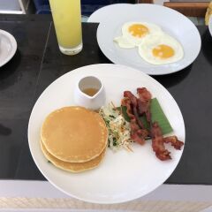 Отель Microtel by Wyndham Boracay Филиппины, остров Боракай - 1 отзыв об отеле, цены и фото номеров - забронировать отель Microtel by Wyndham Boracay онлайн питание фото 3