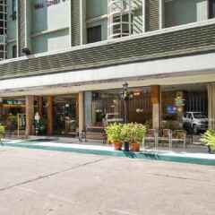 Отель Wall Street Inn Бангкок парковка