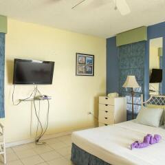 Отель Moonlight Beach Studio At Montego Bay Club Resort Ямайка, Монтего-Бей - отзывы, цены и фото номеров - забронировать отель Moonlight Beach Studio At Montego Bay Club Resort онлайн комната для гостей фото 3