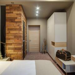 Poet Art Hotel Одесса сейф в номере