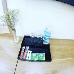 White Crown Hotel сейф в номере