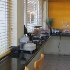 Отель Best Western Royal Host Inn банкомат