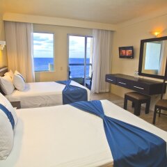 Отель Aquamarina Beach Hotel Мексика, Канкун - отзывы, цены и фото номеров - забронировать отель Aquamarina Beach Hotel онлайн комната для гостей фото 4