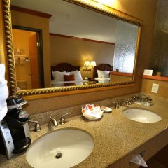 Elizabeth Oceanfront Suites, Ascend Hotel Collection in Newport, United States of America from 268$, photos, reviews - zenhotels.com bathroom