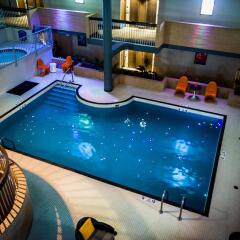Отель Best Western Village Park Inn Канада, Калгари - отзывы, цены и фото номеров - забронировать отель Best Western Village Park Inn онлайн бассейн фото 2