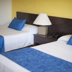 Отель San Marino Vallarta Centro Beach Front Пуэрто-Вальярта комната для гостей