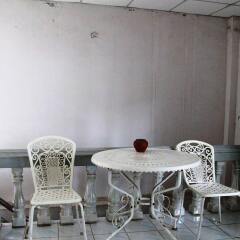 Отель Little Home Guesthouse Паттайя балкон