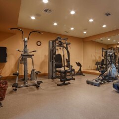 Отель Best Western PLUS Sunset Plaza США, Уэст-Голливуд - отзывы, цены и фото номеров - забронировать отель Best Western PLUS Sunset Plaza онлайн фитнесс-зал фото 4