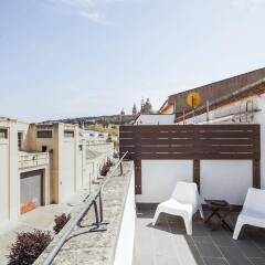 Отель Ding Dong Fira Apartments Испания, Барселона - отзывы, цены и фото номеров - забронировать отель Ding Dong Fira Apartments онлайн балкон