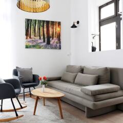 Апартаменты RockChair Apartment Niebuhrstraße Берлин комната для гостей фото 4
