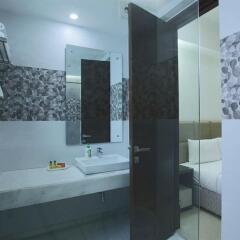 Отель FabHotel Aksh Palace Golf Course Road фото 3