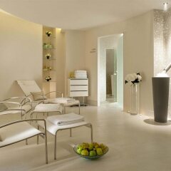 Отель Le Meurice Dorchester Collection Париж сауна