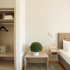 Отель Coral Blue Beach сейф в номере