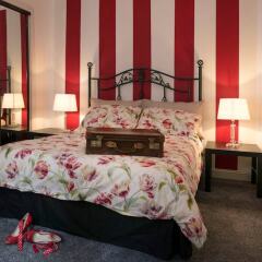 Отель 2 Bedroom Flat in Central Location Sleeps 4 Эдинбург комната для гостей фото 2
