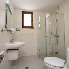 Отель Forest Nook Villas Болгария, Пампорово - отзывы, цены и фото номеров - забронировать отель Forest Nook Villas онлайн ванная фото 2