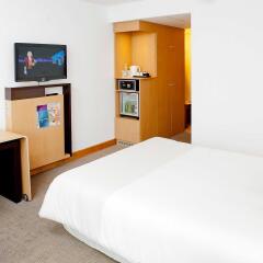 Отель Novotel Wroclaw City 3* Стандартный номер с разными типами кроватей