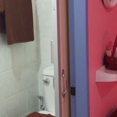 Отель Roomstay Ruenkaew Бангкок ванная