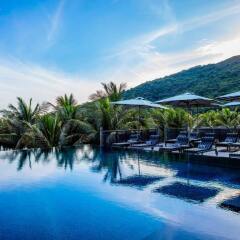 Отель InterContinental Danang Sun Peninsula Resort бассейн фото 2
