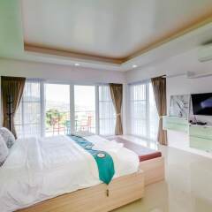 Отель Chalong Hill Tropical Garden Homes комната для гостей фото 2