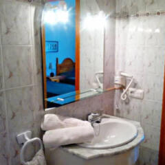 Отель Hostal Los Rosales ванная