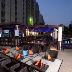 Апартаменты The Apartments Dubai World Trade Centre бассейн фото 4