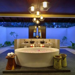ATMOSPHERE KANIFUSHI - All Inclusive with Free Transfers in Lhaviyani Atoll, Maldives from 987$, photos, reviews - zenhotels.com bathroom
