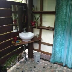 Fare Ylang Ylang in Punaauia, French Polynesia from 410$, photos, reviews - zenhotels.com bathroom photo 3