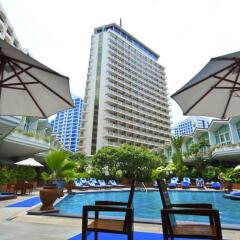 Dusit Thani Bangkok Hotel бассейн