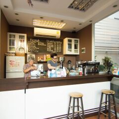 Отель ZEN Rooms Sukhumvit 81 Бангкок гостиничный бар