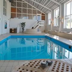 Отель Løgstør Parkhotel бассейн